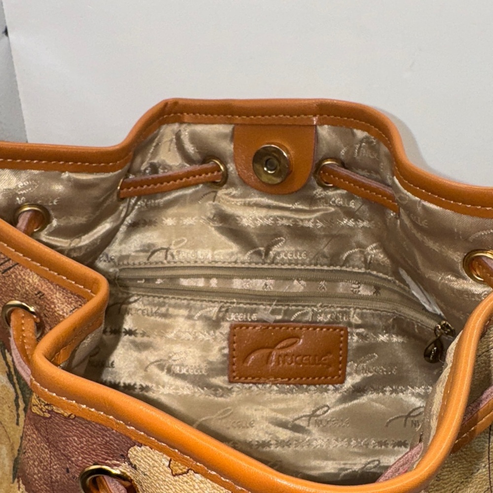 Nucelle world map bucket bag - Picture 10 of 11